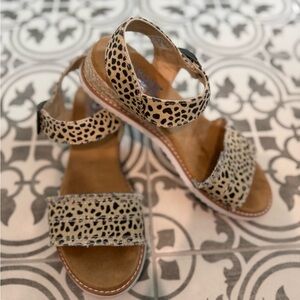 Bobs-Stylish Leopard Print Sandals